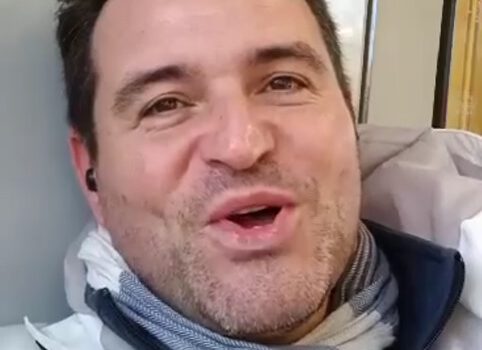 achtsam lachen humor abnehmen zunahmen diät zunehm-spirale gesund leben lachtsamkeit lasse walter